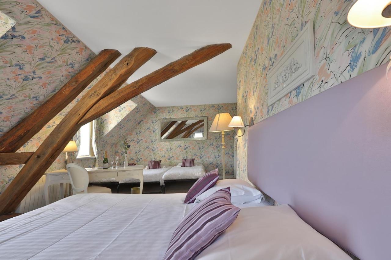 Domaine De Puy Robert Lascaux - A 800M Grotte De Lascaux - Hotel Avec Piscine - Chambres Et Gites-Appartements - Sarlat - Dordogne مونتيناك المظهر الخارجي الصورة