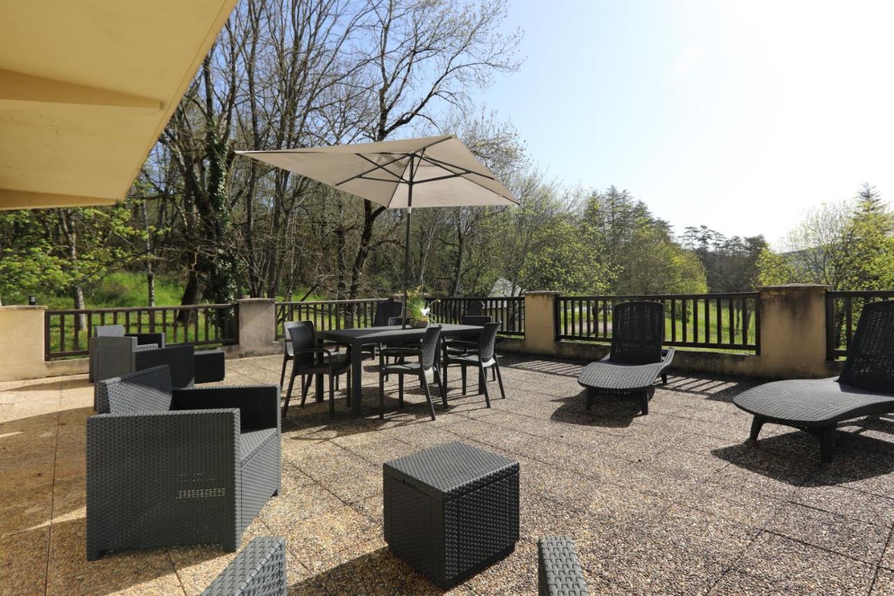 Domaine De Puy Robert Lascaux - A 800M Grotte De Lascaux - Hotel Avec Piscine - Chambres Et Gites-Appartements - Sarlat - Dordogne مونتيناك المظهر الخارجي الصورة