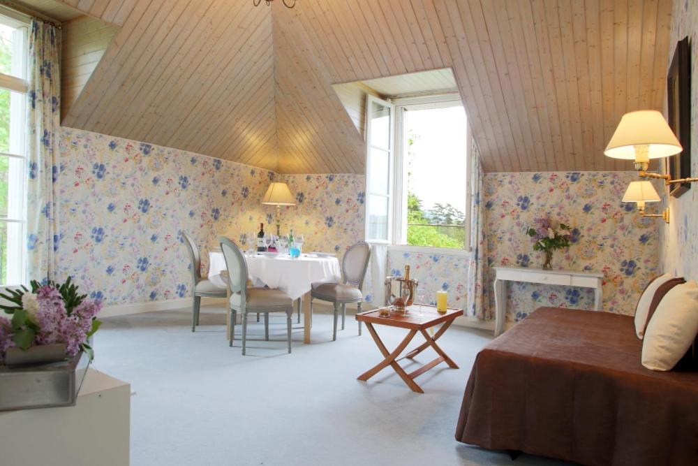 Domaine De Puy Robert Lascaux - A 800M Grotte De Lascaux - Hotel Avec Piscine - Chambres Et Gites-Appartements - Sarlat - Dordogne مونتيناك المظهر الخارجي الصورة