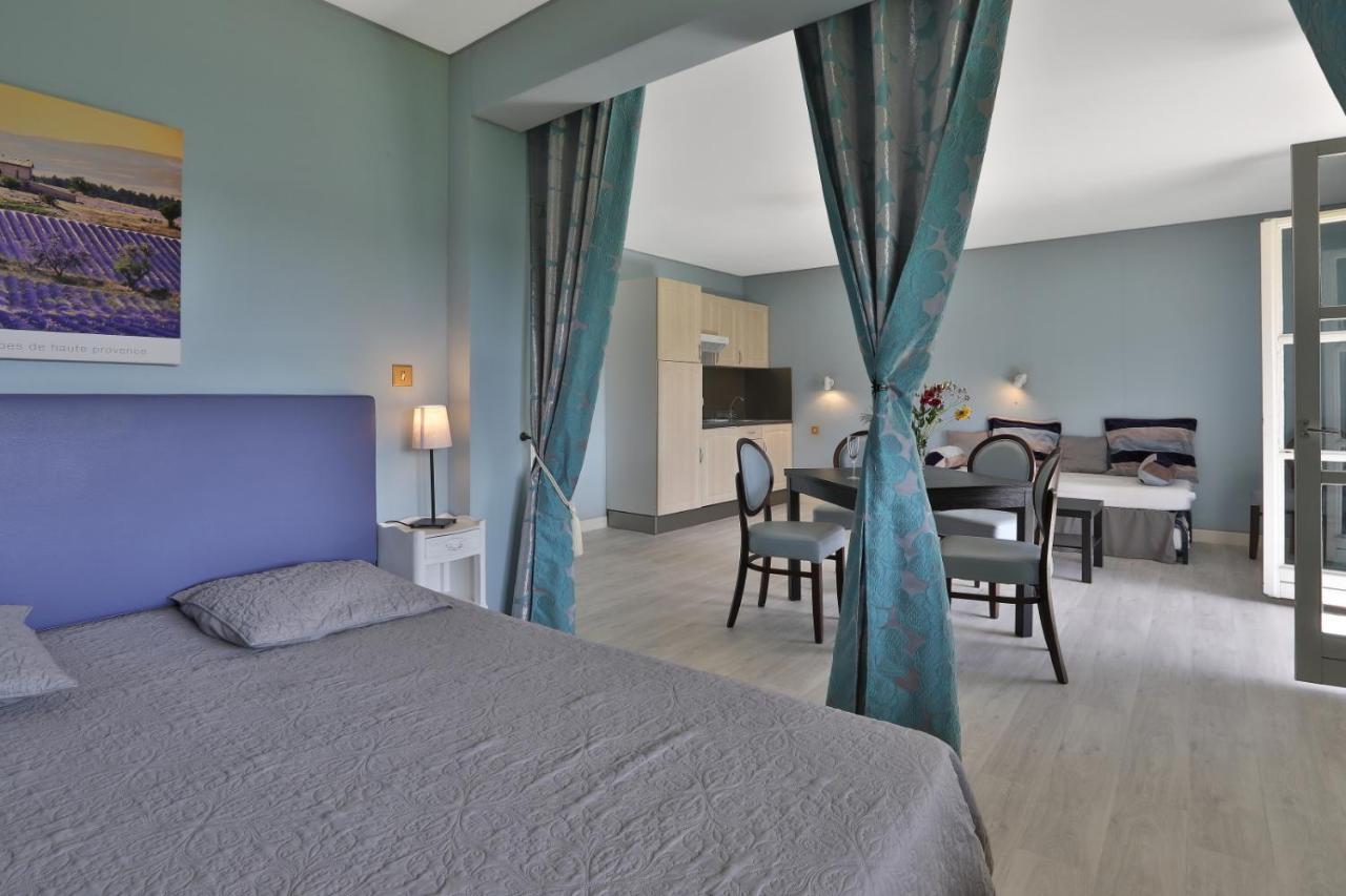 Domaine De Puy Robert Lascaux - A 800M Grotte De Lascaux - Hotel Avec Piscine - Chambres Et Gites-Appartements - Sarlat - Dordogne مونتيناك المظهر الخارجي الصورة