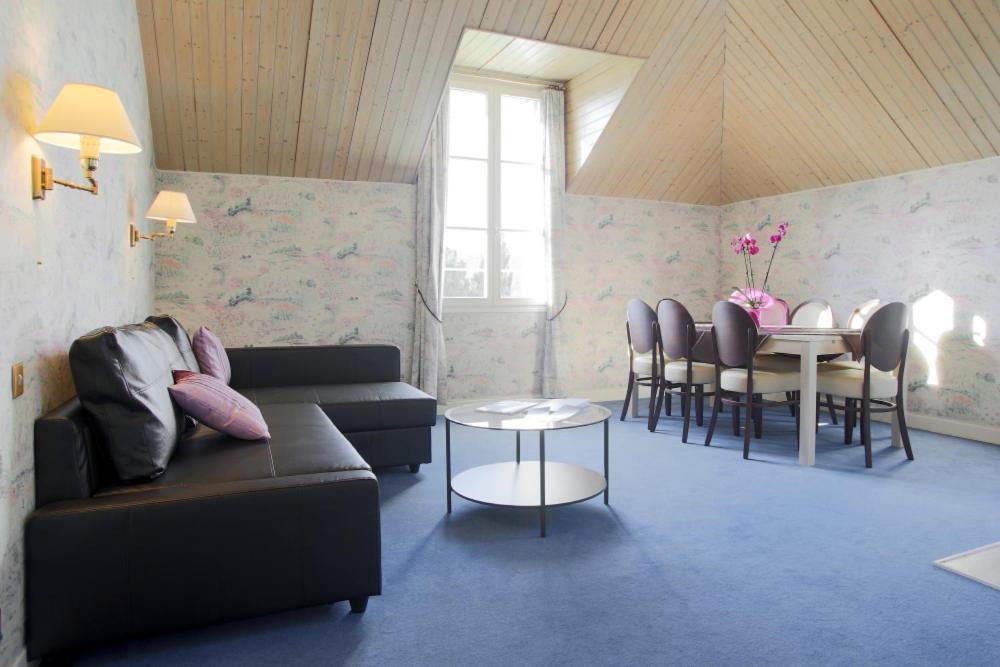 Domaine De Puy Robert Lascaux - A 800M Grotte De Lascaux - Hotel Avec Piscine - Chambres Et Gites-Appartements - Sarlat - Dordogne مونتيناك المظهر الخارجي الصورة